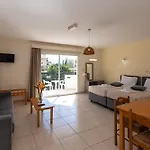 Mariela 4* Polis