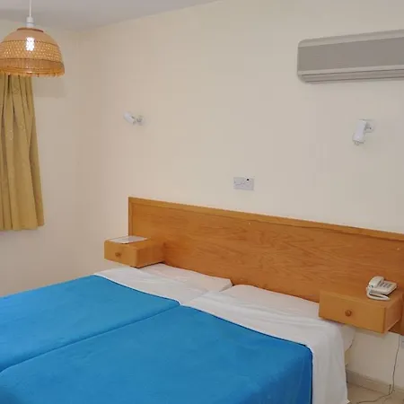 ماريلا الفندقية Polis