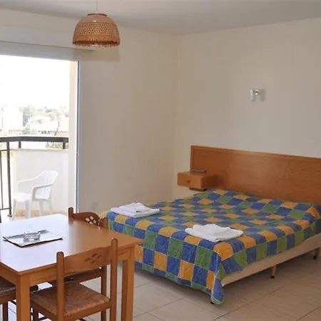 ماريلا الفندقية 3* Polis