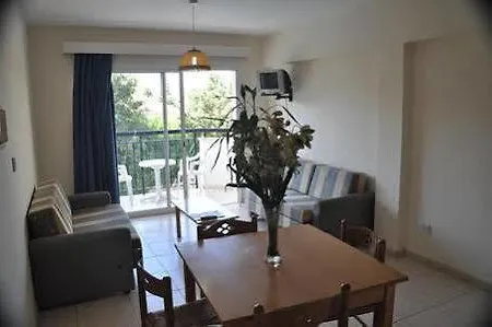 Mariela Apartahotel Polis