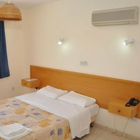 Mariela Apartahotel Polis