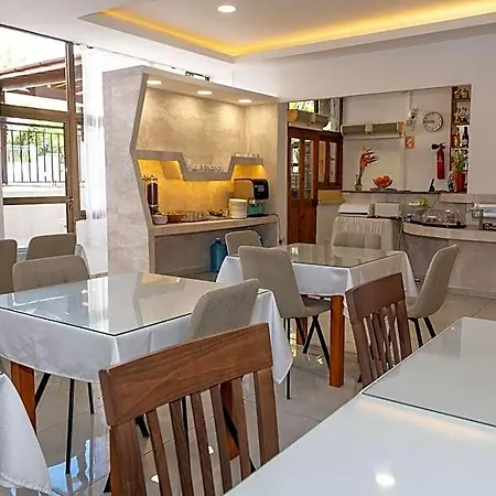 Mariela Aparthotel 4*