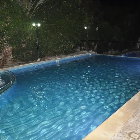 Lejlighedshotel Mariela Polis