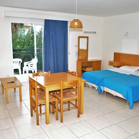 Mariela 3* Полис