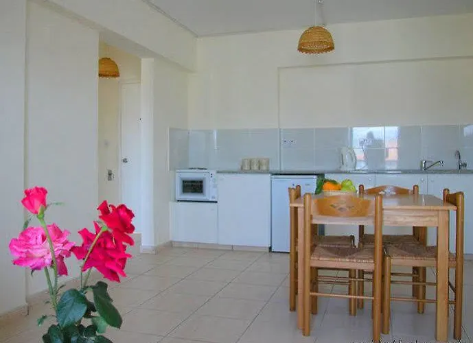 Aparthotel Mariela Polis