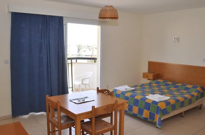 Mariela Aparthotel Polis